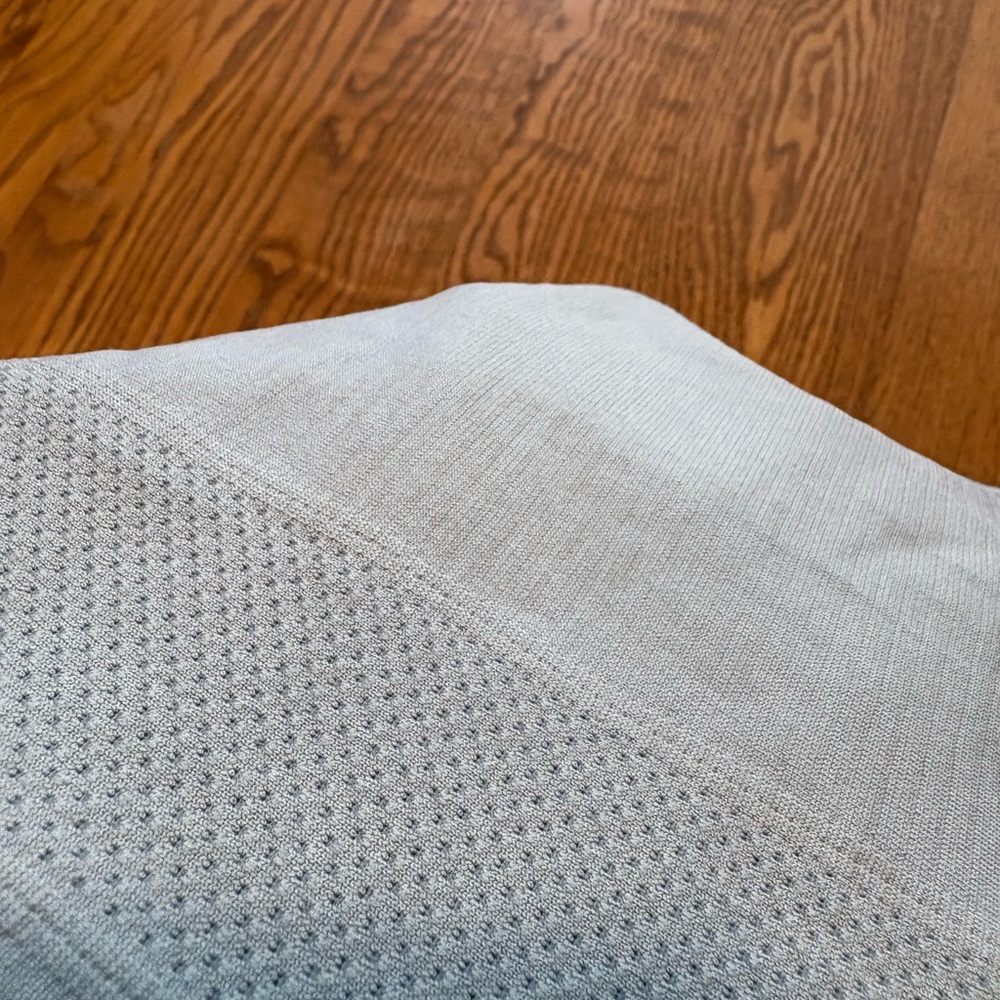 Lululemon Light Blue Swiftly Tech Tee 8 Discoloration Read - Picture 7 of 10